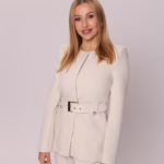 Izabela Malendowska w profesjonalnej stylizacji. – dyplomowana pielęgniarka i kosmetolog. Właścicielka gabinetu medycyny estetycznej w Poznaniu.